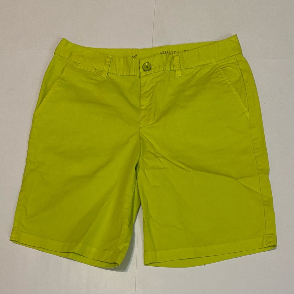 ⭐️ Khaki by Gap green shorts, size 2